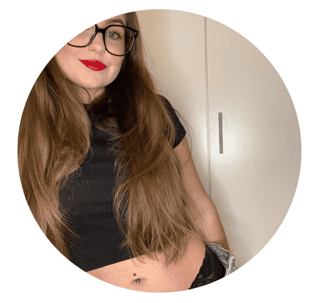 Customer Maeva wearing black period panties, review shared in December 2024 - confident and stylish look